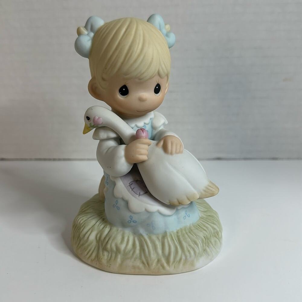 Vintage 1999 Precious Moments Figurine